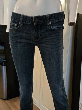 American Eagle Straight Jeans Size 8 Short